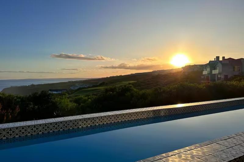 To Let 4 Bedroom Property for Rent in Pinnacle Point Golf Estate Western Cape